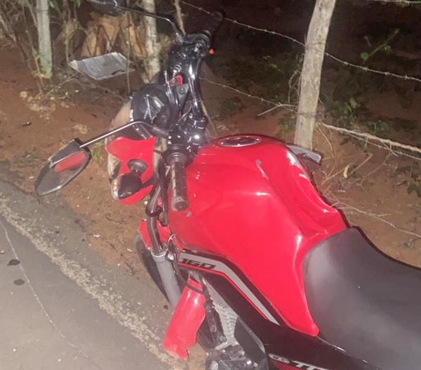 A moto que a vítima pilotava no momento do acidente. Foto: reprodução/ rede social